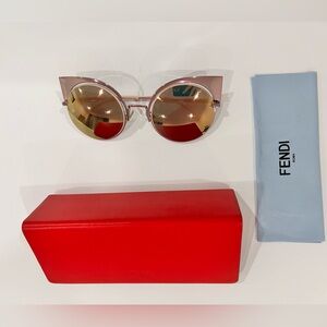 Fendi sunglasses in perfect condition. Pink and rose gold.
